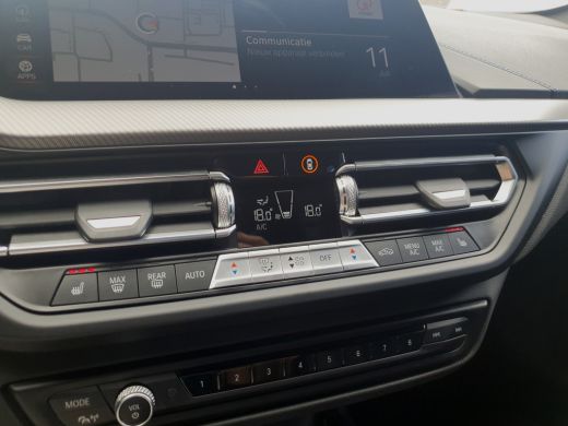 BMW 1 Serie 118i M-Sport | Stoelverwarming | Camera | Cruise Control | Climate ActivLease financial lease