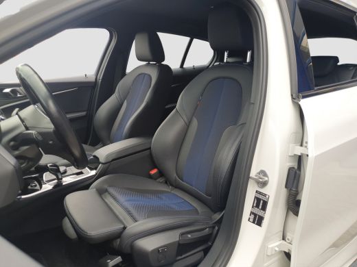 BMW 1 Serie 118i M-Sport | Stoelverwarming | Camera | Cruise Control | Climate ActivLease financial lease