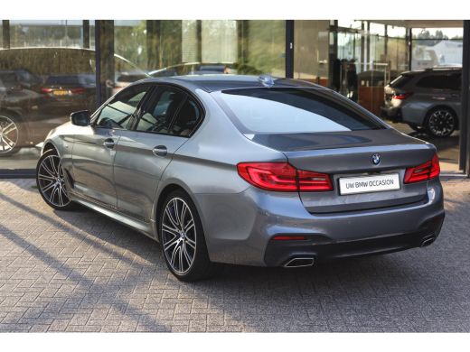 BMW 5 Serie 520i High Executive M Sport Automaat / Achteruitrijcamera / Adaptieve LED / Head-Up / Stoelverwar... ActivLease financial lease