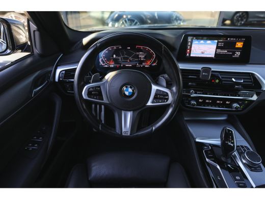 BMW 5 Serie 520i High Executive M Sport Automaat / Achteruitrijcamera / Adaptieve LED / Head-Up / Stoelverwar... ActivLease financial lease