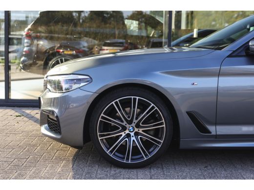 BMW 5 Serie 520i High Executive M Sport Automaat / Achteruitrijcamera / Adaptieve LED / Head-Up / Stoelverwar... ActivLease financial lease