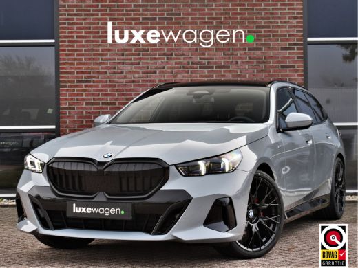 BMW 5 Serie Touring 520i M-Sport Pano Trekh ACC 360 H/K HUD 21inch Stoelventilatie BMW 5 Serie Touring 520i M-Sport Pano Trekh ACC 360 H/K HUD 21inch Stoelventilatie