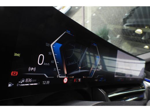 BMW 5 Serie Touring 530e M Sport Automaat / Panoramadak / Trekhaak / Achteruitrijcamera / Adaptieve LED / M S... ActivLease financial lease