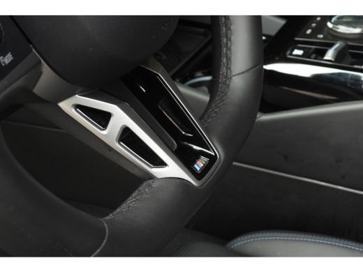 BMW 5 Serie Touring 530e M Sport Automaat / Panoramadak / Trekhaak / Achteruitrijcamera / Adaptieve LED / M S... ActivLease financial lease