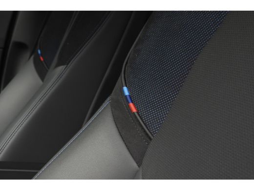 BMW 5 Serie Touring 530e M Sport Automaat / Panoramadak / Trekhaak / Achteruitrijcamera / Adaptieve LED / M S... ActivLease financial lease