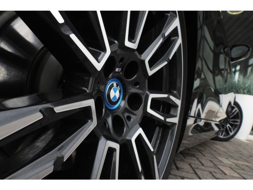 BMW 5 Serie Touring 530e M Sport Automaat / Panoramadak / Trekhaak / Achteruitrijcamera / Adaptieve LED / M S... ActivLease financial lease