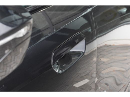 BMW 5 Serie Touring 530e M Sport Automaat / Panoramadak / Trekhaak / Achteruitrijcamera / Adaptieve LED / M S... ActivLease financial lease