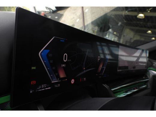 BMW 5 Serie Touring 530e M Sport Automaat / Panoramadak / Trekhaak / Bowers & Wilkins / Adaptief onderstel pr... ActivLease financial lease