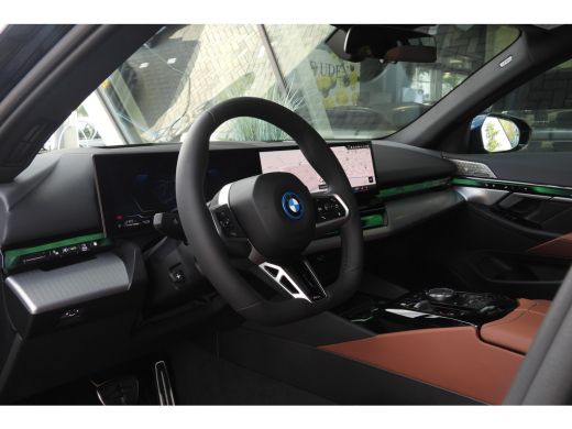 BMW 5 Serie Touring 530e M Sport Automaat / Panoramadak / Trekhaak / Bowers & Wilkins / Adaptief onderstel pr... ActivLease financial lease
