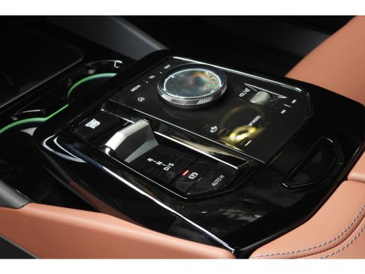 BMW 5 Serie Touring 530e M Sport Automaat / Panoramadak / Trekhaak / Bowers & Wilkins / Adaptief onderstel pr... ActivLease financial lease