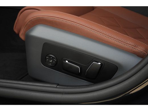 BMW 5 Serie Touring 530e M Sport Automaat / Panoramadak / Trekhaak / Bowers & Wilkins / Adaptief onderstel pr... ActivLease financial lease