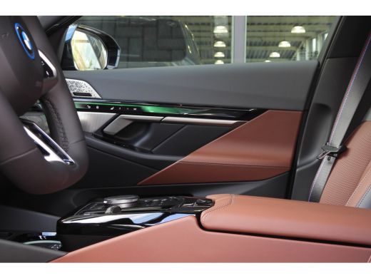 BMW 5 Serie Touring 530e M Sport Automaat / Panoramadak / Trekhaak / Bowers & Wilkins / Adaptief onderstel pr... ActivLease financial lease