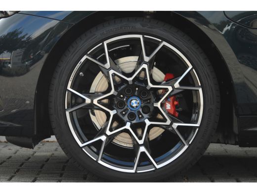 BMW 5 Serie Touring 530e M Sport Automaat / Panoramadak / Trekhaak / Bowers & Wilkins / Adaptief onderstel pr... ActivLease financial lease