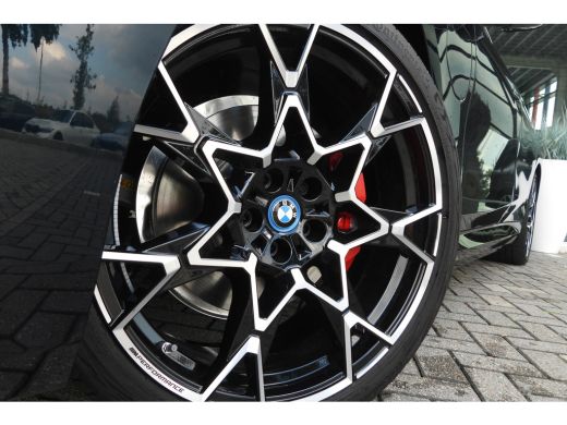 BMW 5 Serie Touring 530e M Sport Automaat / Panoramadak / Trekhaak / Bowers & Wilkins / Adaptief onderstel pr... ActivLease financial lease