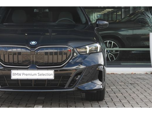 BMW 5 Serie Touring 530e M Sport Automaat / Panoramadak / Trekhaak / Bowers & Wilkins / Adaptief onderstel pr... ActivLease financial lease