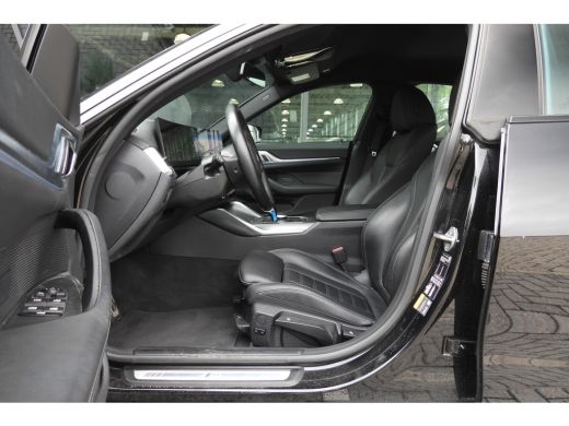 BMW i4 eDrive40 High Executive M Sport / Achteruitrijcamera / Stoelverwarming / Cruise Control / Aircond... ActivLease financial lease