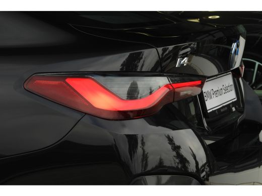 BMW i4 eDrive40 High Executive M Sport / Achteruitrijcamera / Stoelverwarming / Cruise Control / Aircond... ActivLease financial lease