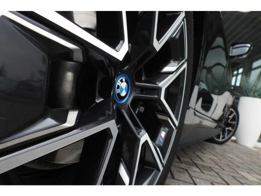 BMW i4 eDrive40 High Executive M Sport / Achteruitrijcamera / Stoelverwarming / Cruise Control / Aircond... ActivLease financial lease