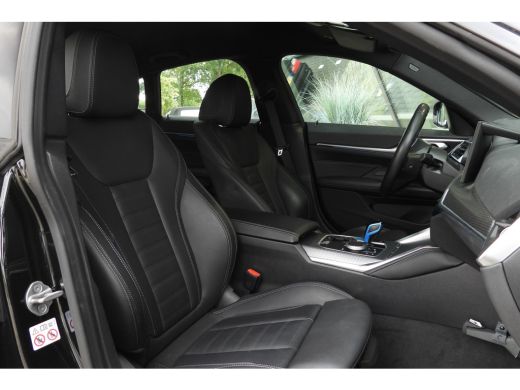 BMW i4 eDrive40 High Executive M Sport / Achteruitrijcamera / Stoelverwarming / Cruise Control / Aircond... ActivLease financial lease