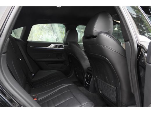 BMW i4 eDrive40 High Executive M Sport / Achteruitrijcamera / Stoelverwarming / Cruise Control / Aircond... ActivLease financial lease