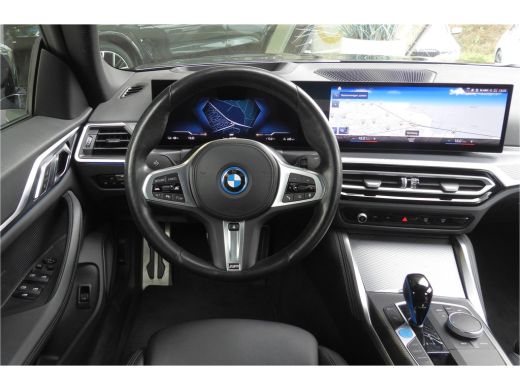 BMW i4 eDrive40 High Executive M Sport / Achteruitrijcamera / Stoelverwarming / Cruise Control / Aircond... ActivLease financial lease