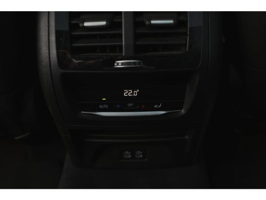 BMW X3 xDrive30e High Executive M Sport Automaat / Panoramadak / Trekhaak / Sportstoelen / Adaptief onde... ActivLease financial lease