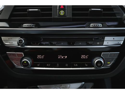 BMW X3 xDrive30e High Executive M Sport Automaat / Panoramadak / Trekhaak / Sportstoelen / Adaptief onde... ActivLease financial lease