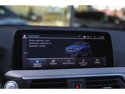 BMW X3 xDrive30e High Executive M Sport Automaat / Panoramadak / Trekhaak / Sportstoelen / Adaptief onde... ActivLease financial lease