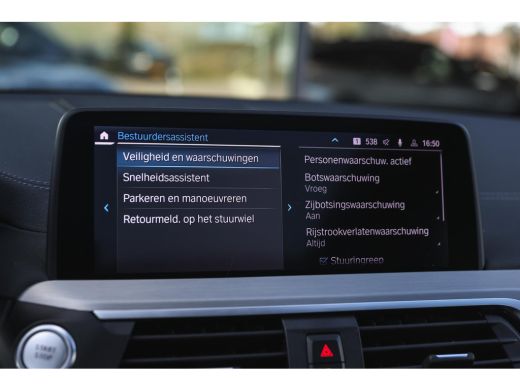 BMW X3 xDrive30e High Executive M Sport Automaat / Panoramadak / Trekhaak / Sportstoelen / Adaptief onde... ActivLease financial lease