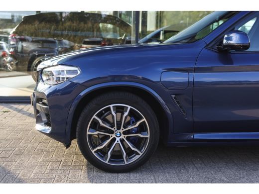 BMW X3 xDrive30e High Executive M Sport Automaat / Panoramadak / Trekhaak / Sportstoelen / Adaptief onde... ActivLease financial lease