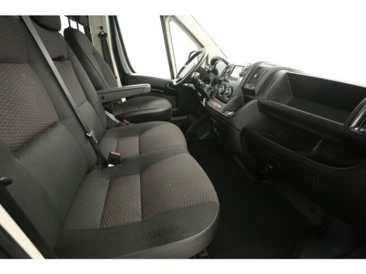 Citroën Jumper 30 2.2 BlueHDi L2H2 | DC | Airco | Camera | Cruise | 2500kg | Trekh. | Navigatie ActivLease financial lease