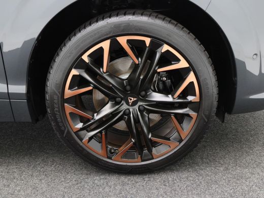 CUPRA Terramar 1.5 TSi 272 Pk Automaat e-Hybrid VZ Performance | Panoramadak | Trekhaak | 360° Camera | Adaptive... ActivLease financial lease