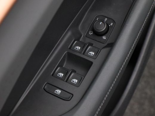 CUPRA Terramar 1.5 TSi 272 Pk Automaat e-Hybrid VZ Performance | Panoramadak | Trekhaak | 360° Camera | Adaptive... ActivLease financial lease