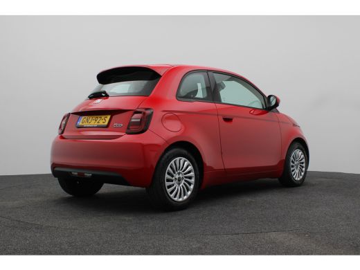 Fiat 500 Urban 42 kWh | Airco (automatisch) | Apple Carplay/Android Auto|telefoonintegratie premium | Audi... ActivLease financial lease