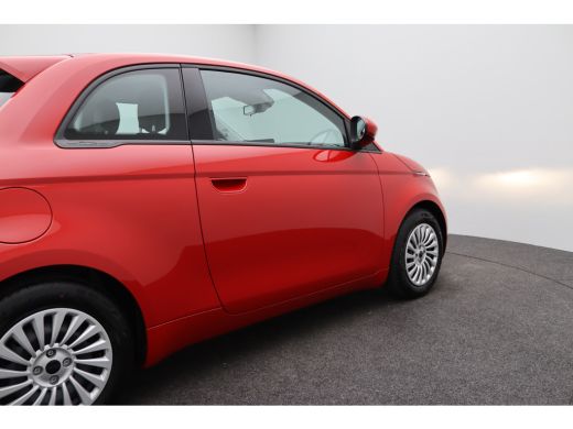 Fiat 500 Urban 42 kWh | Airco (automatisch) | Apple Carplay/Android Auto|telefoonintegratie premium | Audi... ActivLease financial lease
