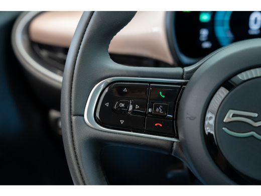 Fiat 500 Urban 42 kWh | Camera | Stoelverwarming | Climate Controle | Parkeersensoren | Apple Carplay & An... ActivLease financial lease