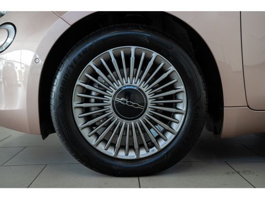 Fiat 500 Urban 42 kWh | Camera | Stoelverwarming | Climate Controle | Parkeersensoren | Apple Carplay & An... ActivLease financial lease