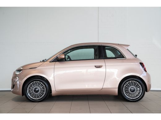 Fiat 500 Urban 42 kWh | Camera | Stoelverwarming | Climate Controle | Parkeersensoren | Apple Carplay & An... ActivLease financial lease