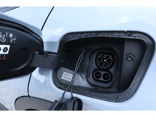 Jeep Avenger Summit | Infotainment & Convenience Pack | Warmtepomp | Winter Pack ActivLease financial lease