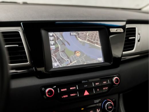 Kia Niro 1.6 GDi Hybrid Sport 142Pk Automaat (APPLE CARPLAY, PARELMOER, NAVIGATIE, CAMERA, GETINT GLAS, LE... ActivLease financial lease
