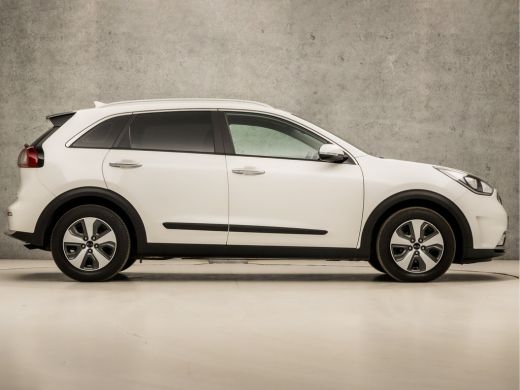 Kia Niro 1.6 GDi Hybrid Sport 142Pk Automaat (APPLE CARPLAY, PARELMOER, NAVIGATIE, CAMERA, GETINT GLAS, LE... ActivLease financial lease