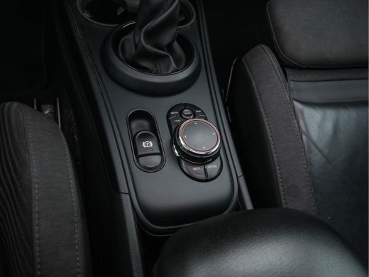 Mini Countryman 2.0 Cooper S E ALL4 Chili Plug-In (INCL-BTW) Aut. *PANO | LEATHER-FABRIC | FULL-LED | SPORT-SEATS... ActivLease financial lease