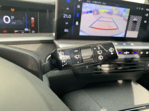 Opel Grandland GS | Draadloze telefoonlader (Inductie) | Elektronische klimaatregeling met twee zones | LED dagr... ActivLease financial lease