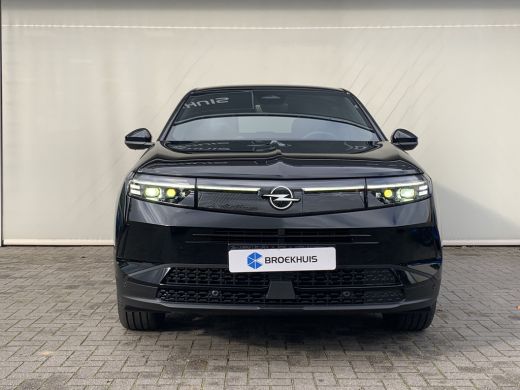 Opel Grandland GS | Draadloze telefoonlader (Inductie) | Elektronische klimaatregeling met twee zones | LED dagr... ActivLease financial lease