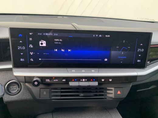 Opel Grandland GS | Draadloze telefoonlader (Inductie) | Elektronische klimaatregeling met twee zones | LED dagr... ActivLease financial lease