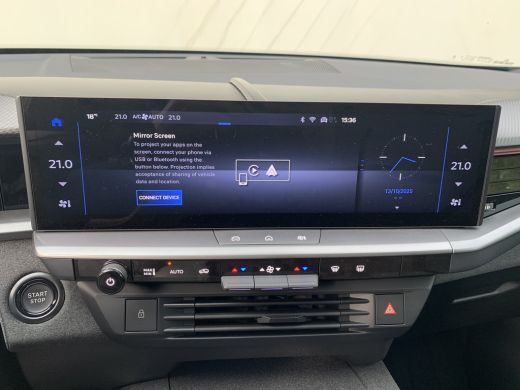 Opel Grandland GS | Draadloze telefoonlader (Inductie) | Elektronische klimaatregeling met twee zones | LED dagr... ActivLease financial lease