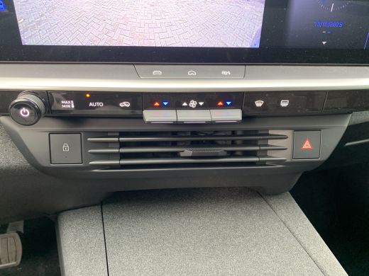 Opel Grandland GS | Draadloze telefoonlader (Inductie) | Elektronische klimaatregeling met twee zones | LED dagr... ActivLease financial lease