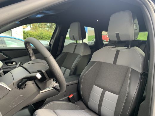 Opel Grandland GS | Draadloze telefoonlader (Inductie) | Elektronische klimaatregeling met twee zones | LED dagr... ActivLease financial lease