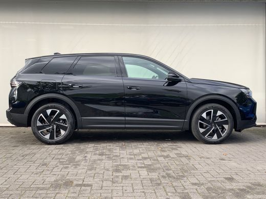 Opel Grandland GS | Draadloze telefoonlader (Inductie) | Elektronische klimaatregeling met twee zones | LED dagr... ActivLease financial lease