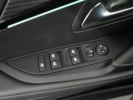 Peugeot 208 1.2 PureTech GT | Achteruitrijcamera | Airco (automatisch) | Apple Carplay/Android Auto|telefooni... ActivLease financial lease